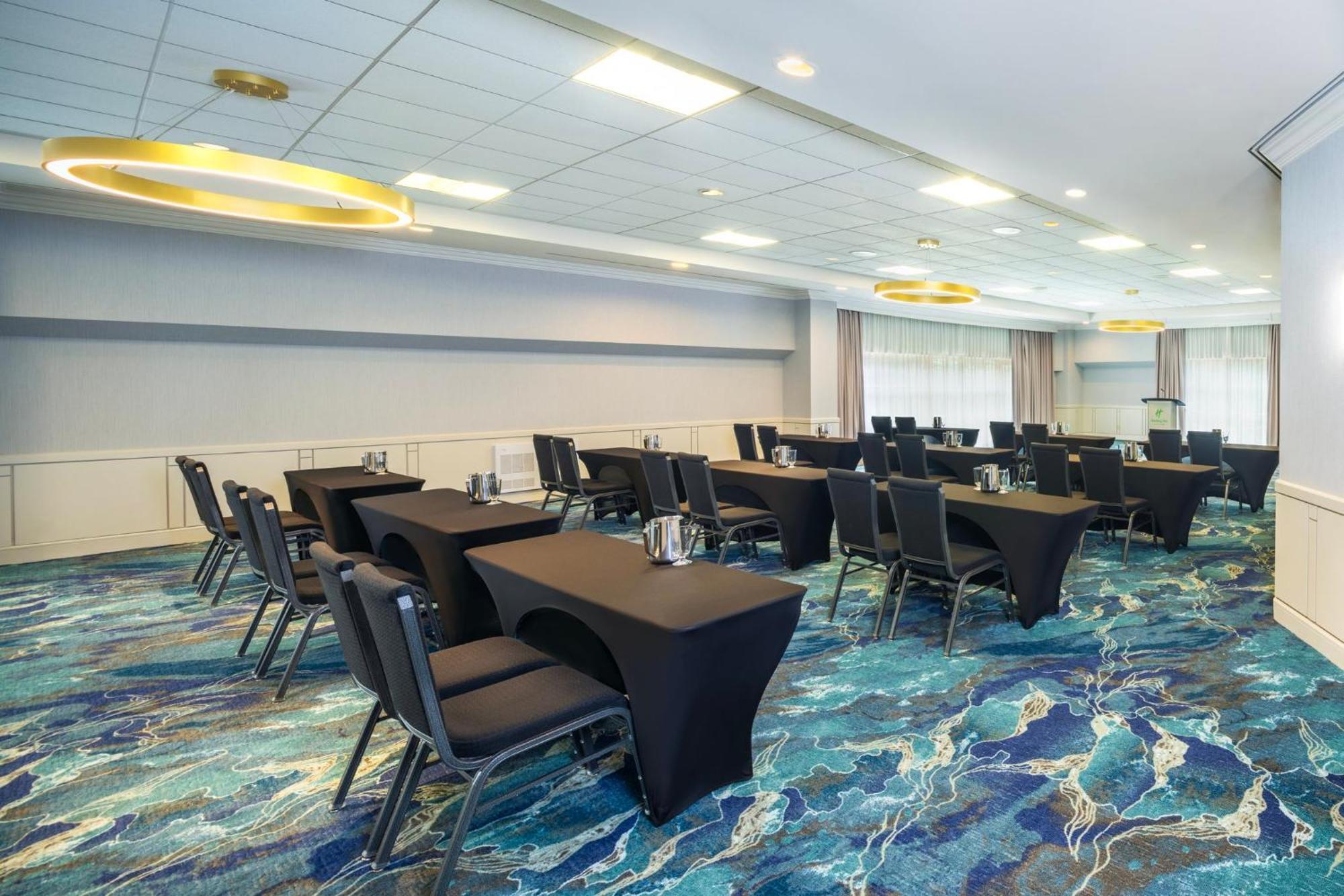 Montreal By Ihg Hotel Laval