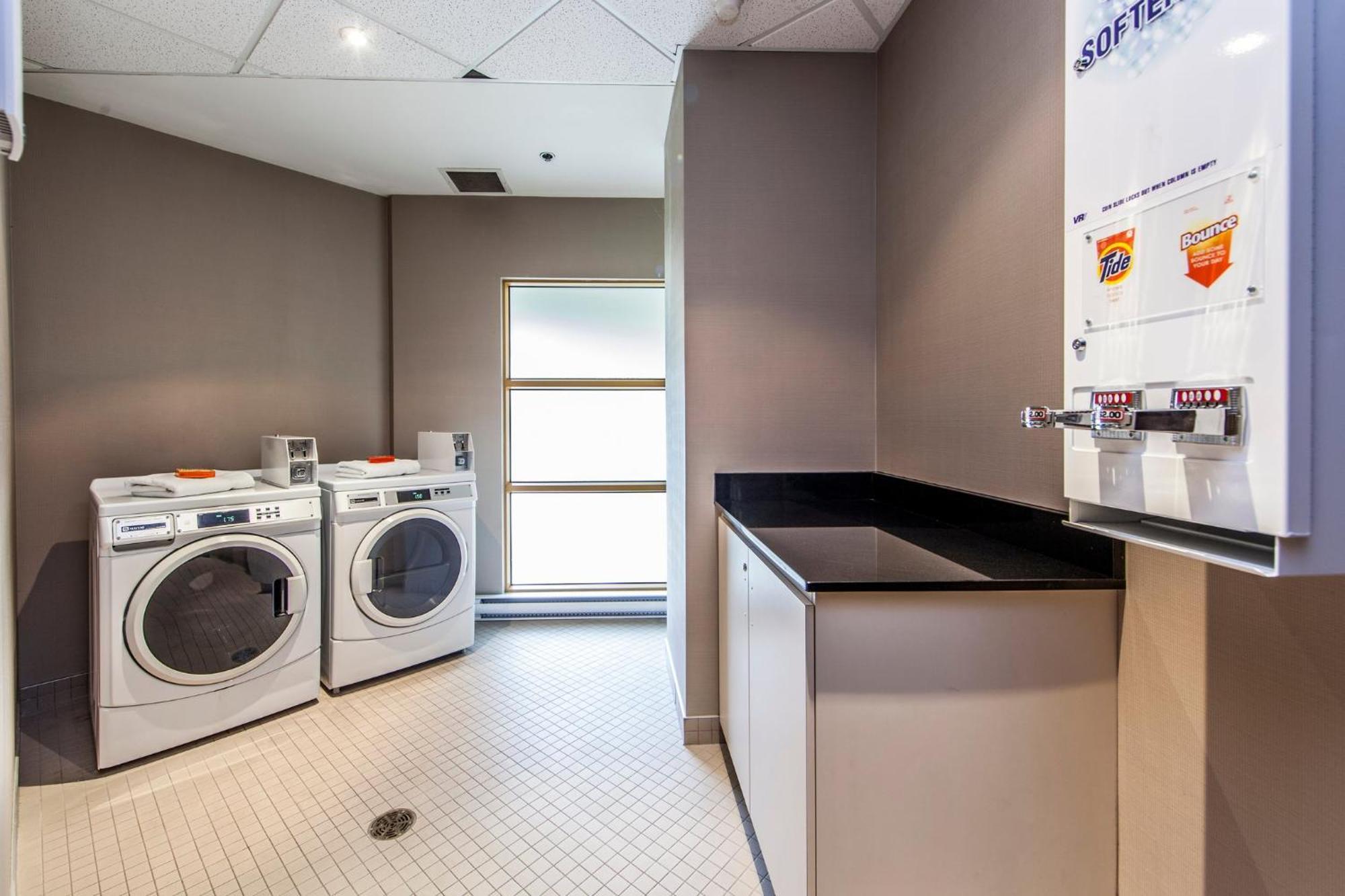Hotel Montreal By Ihg Laval