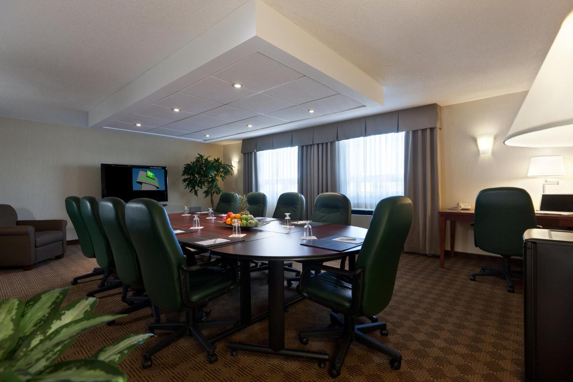 Montreal By Ihg 4*