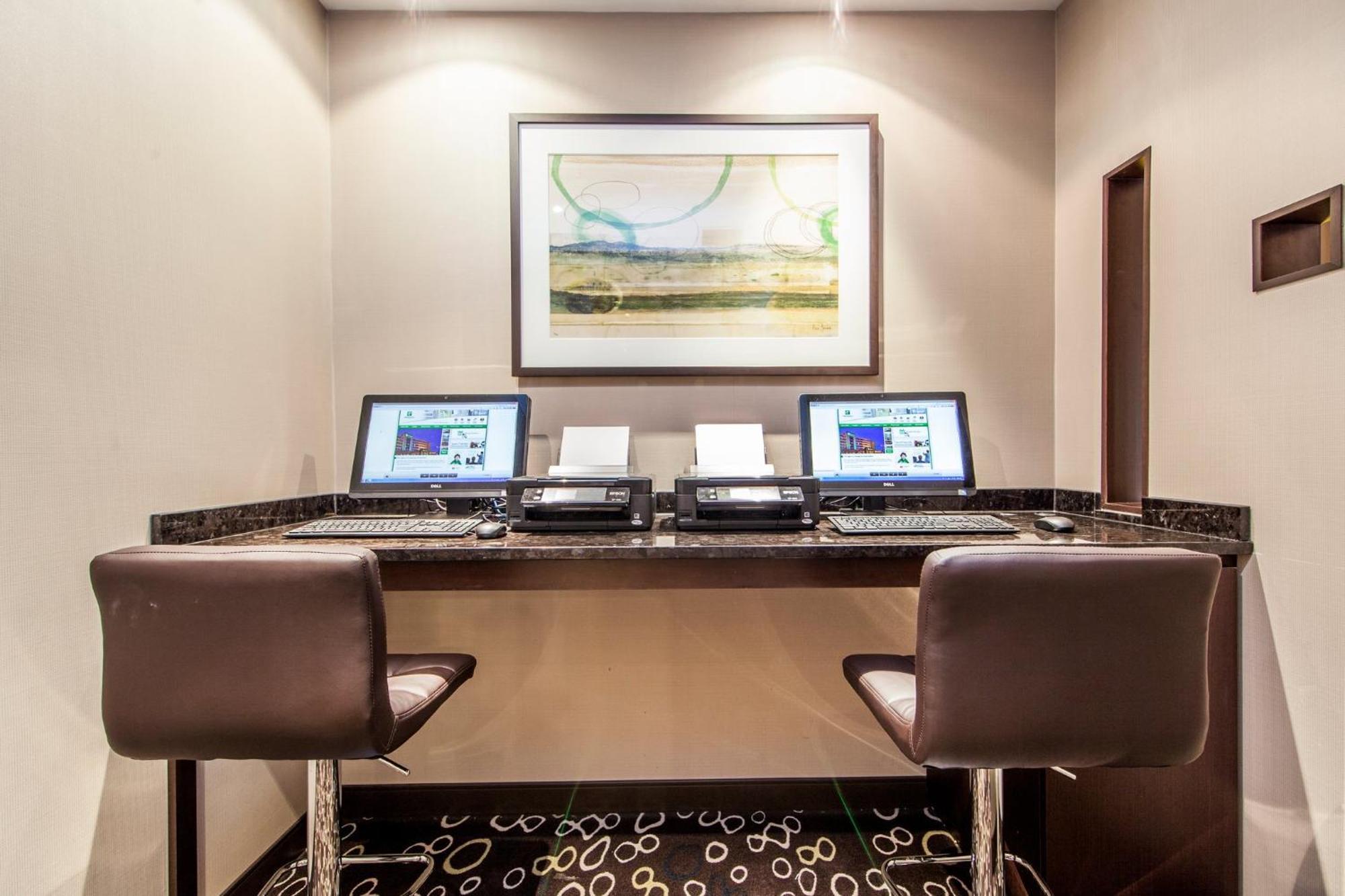Montreal By Ihg Hotel 4*
